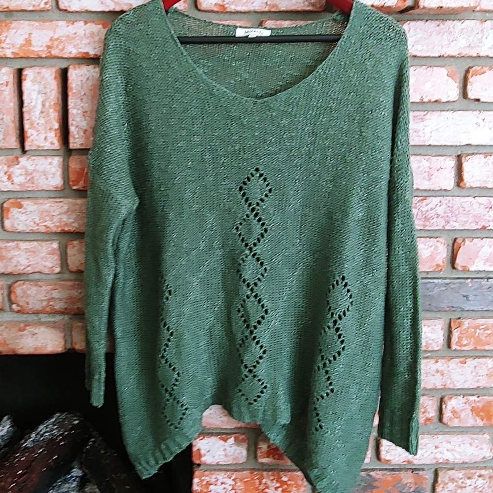 Oversised green knitted sweater